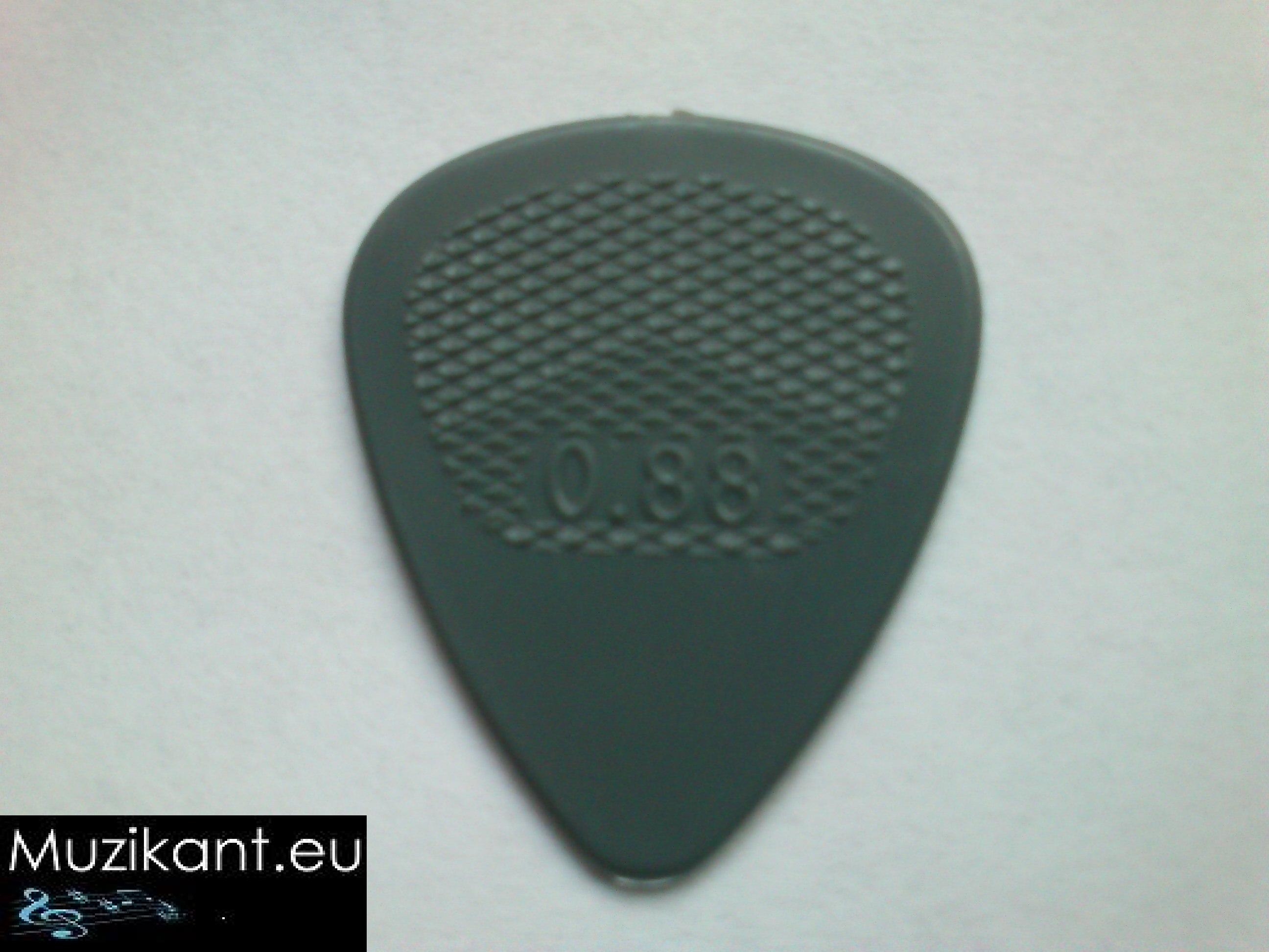 George Dennis Standart 0,88 - plectrum